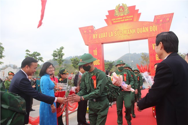 Hơn 1.600 thanh niên Sơn La lên đường nhập ngũ (10/2/2023)